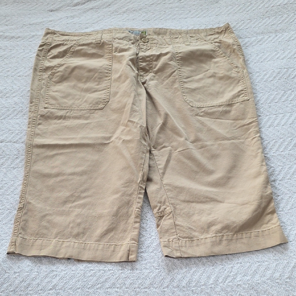 Old Navy Women's Tan Capris